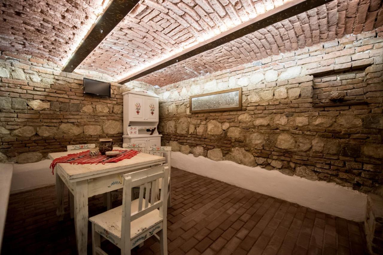 Vila Nicopole Art & Wine Brasov Bagian luar foto