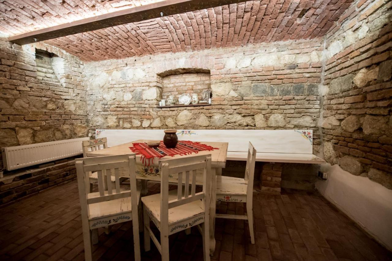 Vila Nicopole Art & Wine Brasov Bagian luar foto