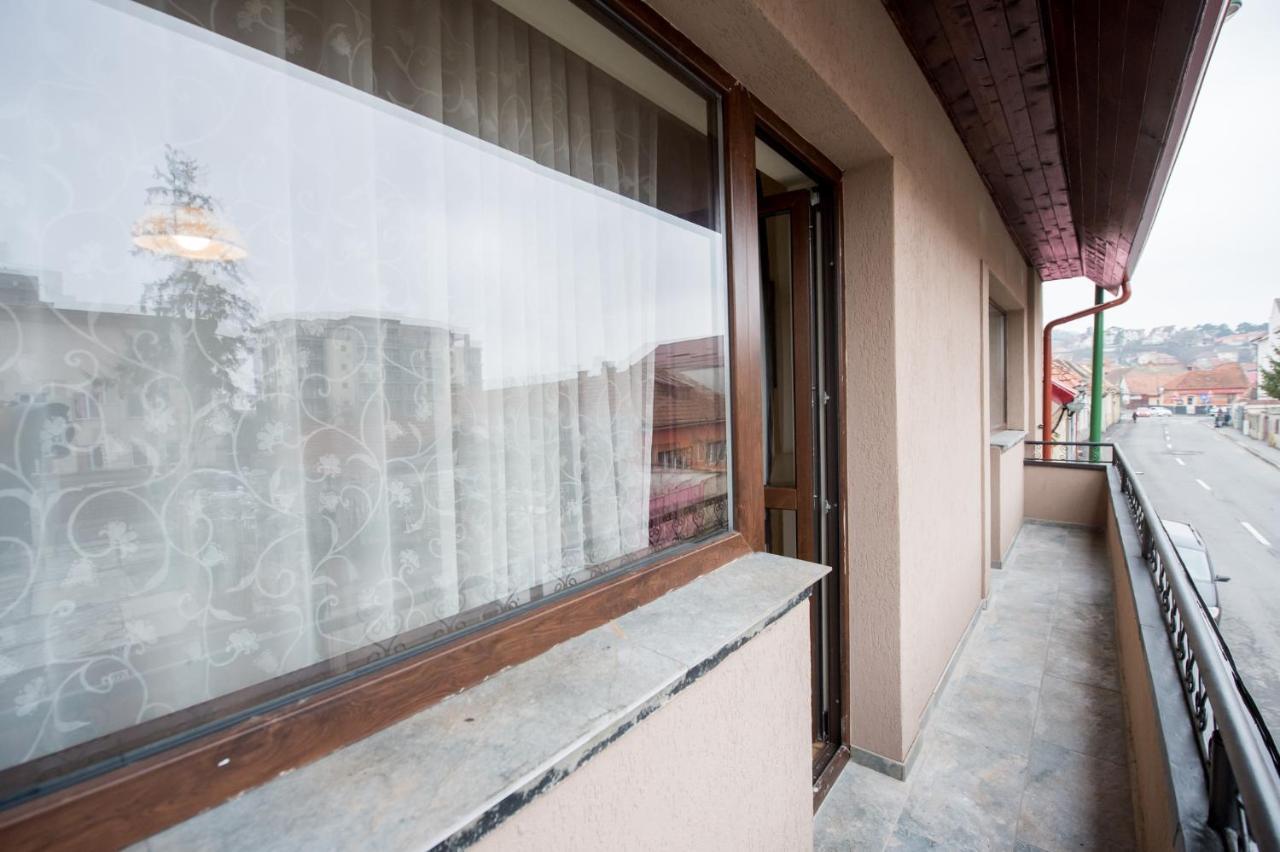 Vila Nicopole Art & Wine Brasov Bagian luar foto