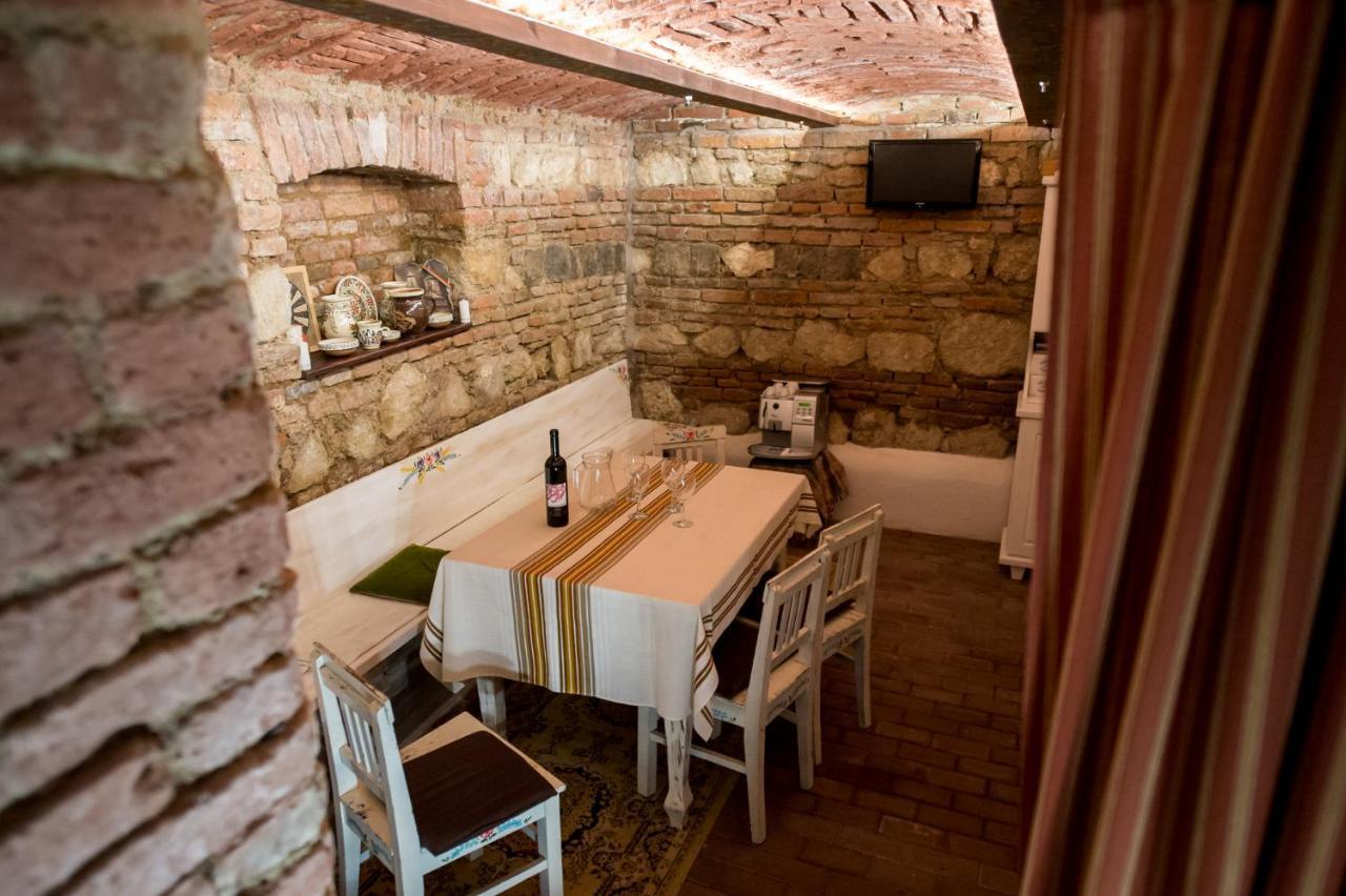 Vila Nicopole Art & Wine Brasov Bagian luar foto